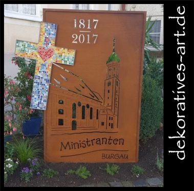 dekoratives Unterknöringen Rost Deko Burgau Sichtschutz Ministranten Kirche Pfarrer